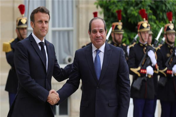 الرئيس السيسي وماكرون يتفقان على أهمية حلول للأزمة في غزة