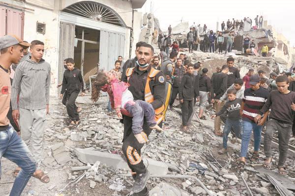 الاحتلال يكثف عدوانه استباقًا للهدنة.. ومخاوف فى أمريكا من فضح المجازر إعلاميا