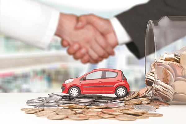 الرخصة الذهبية تنعش سوق السيارات| الخبراء يرحبون بالقرار.. ويؤكدون: دعم جديد للقطاع