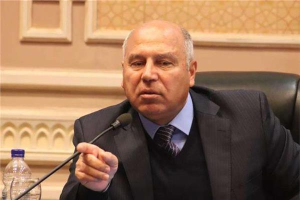 هل أقال الفريق كامل الوزير وزير النقل رئيس شركة السكة الحديد للخدمات بسبب «فأر» في القطار؟