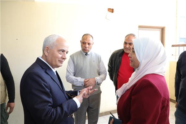 جولة مفاجئة لوزير التعليم لمدارس في القاهرة والجيزة