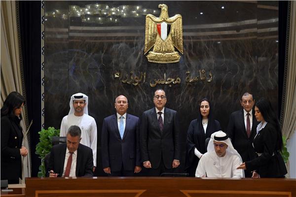 رئيس الوزراء يشهد توقيع عقد إدارة وتشغيل المحطة متعددة الأغراض «سفاجا 2»