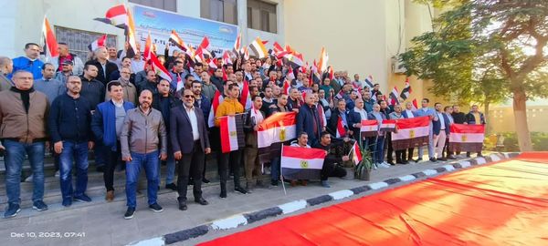 بأعلام مصر.. توافد كبير من الناخبين على لجان الاقتراع بمحافظة الغربية