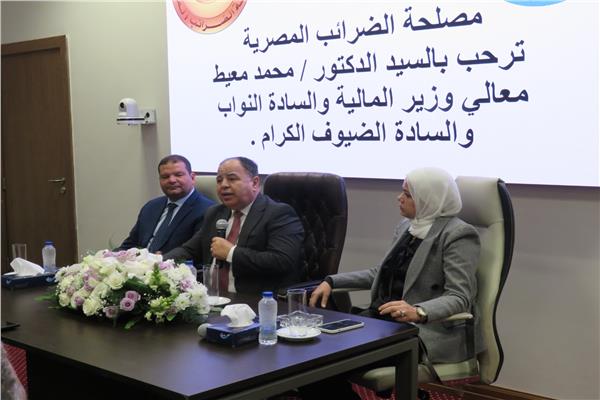 وزير المالية للعاملين بالضرائب: نحن فريق واحد.. وسنحقق المستهدفات الضريبية والاقتصادية
