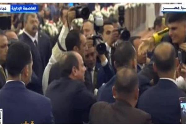 السيسي مهنئًا الأقباط: «ربنا يجعل هذا العام عام الخير نتجاوز فيه الأزمات الراهنة»
