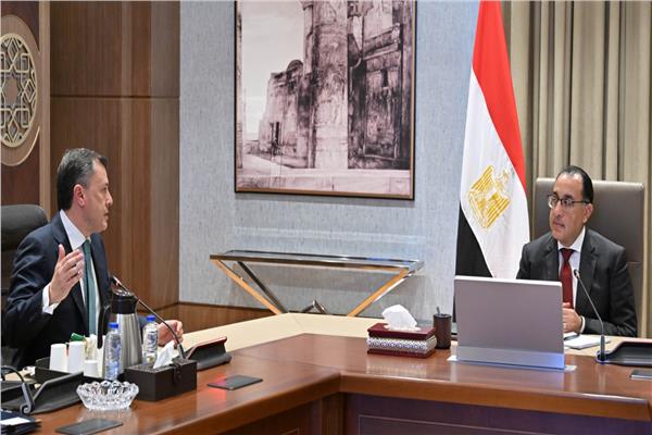 تطوير هضبة الأهرامات على مائدة احتماع رئيس الوزراء ووزير السياحة