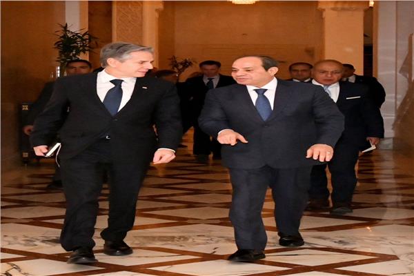 «السيسي» و«بلينكن» يتوافقان على حل الدولتين والرفض التام لتهجير الفلسطينيين