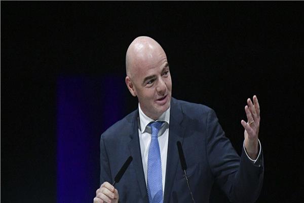 إنفانتينو يهنئ الخطيب ببرونزية كأس العالم.. ويشيد باحترافية منظومة الأهلي