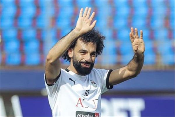 محمد صلاح يحفز زملاءه قبل مواجهة موزمبيق بكأس الأمم الإفريقية