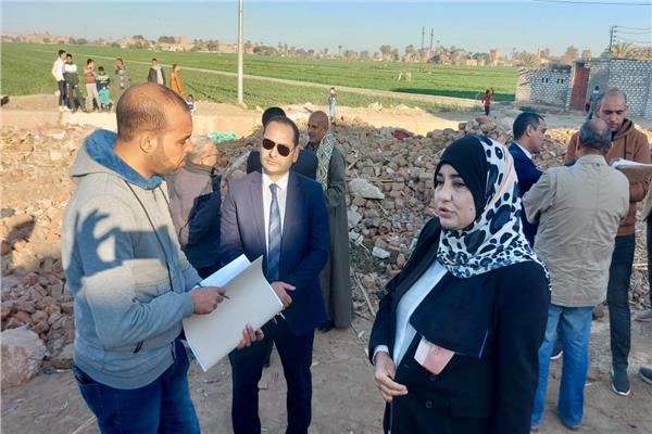 أسفر عن مصرع قاطنيه.. النيابة الإدارية تعاين عقار بني محمديات المنهار