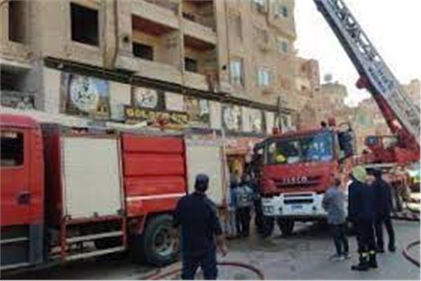 إخماد حريق أعلى سطح فندق بمنطقة الدقي