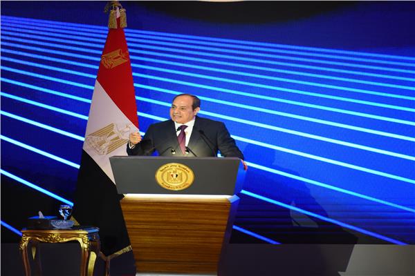 الرئيس السيسي: «لو حليت أزمة الدولار في مصر ولا يهمني حاجة تاني»