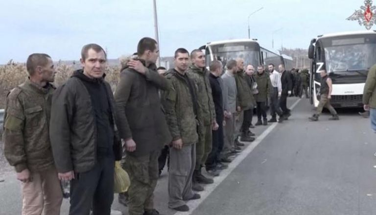 بوساطة إماراتية.. صفقة لتبادل الأسرى بين روسيا وأوكرانيا