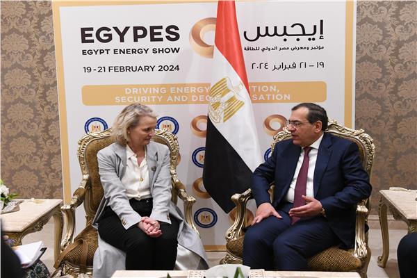 وزير البترول يبحث مع الاتحاد الأوروبي مشروعات الانتقال الطاقي وخفض الانبعاثات