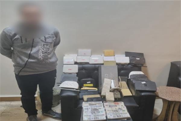 سقوط 3 متهمين بارتكاب جرائم قرصنة وفك شفرات الفضائيات
