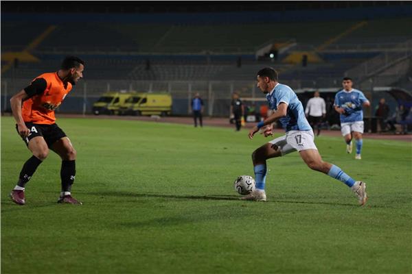 عقوبات بالجملة على لاعبي بيراميدز بعد التعادل مع فاركو