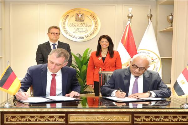 مصر والمانيا توقعان مذكرة تفاهم لإنشاء ١٠٠ مدرسة مصرية -ألمانية