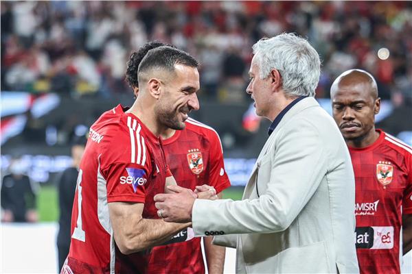 بين الشوطين| مورينيو يوجه نصيحة للأهلي والزمالك للفوز بلقب كأس مصر
