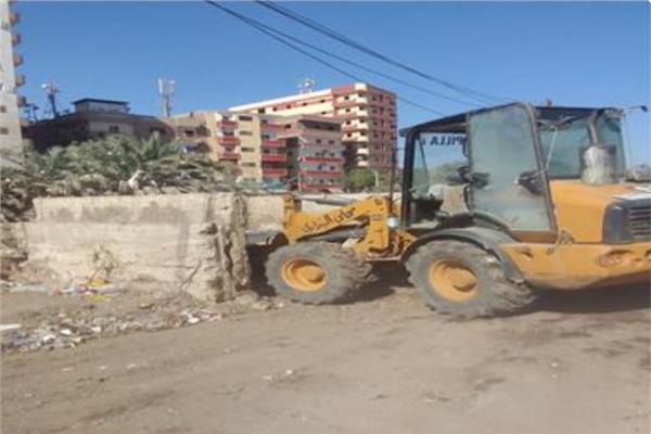 محافظ أسيوط: رفع 360 طن قمامة ومخلفات خلال حملات نظافة