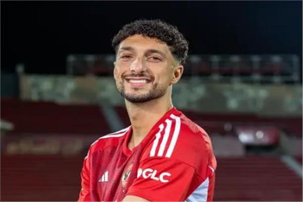 مهاجم الأهلي يؤازر منتخب مصر أمام ونيوزيلندا: أتمنى الفوز للفراعنة وأفشة منحني دعوة لحضور المباراة