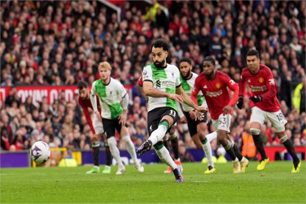 مانشستر يونايتد يعطل ليفربول ويهدي الصدارة لآرسنال