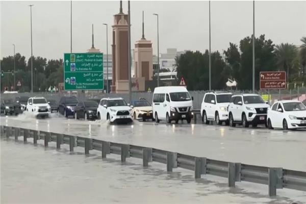 بعد ظهورها في الإمارات.. هل تتأثر مصر بالسحابة الخضراء؟ الأرصاد تكشف