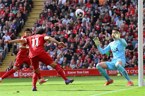 محمد صلاح يسجل ويصنع.. وليفربول يعود للانتصارات برباعية في توتنهام