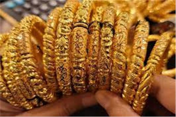 تراجع طفيف في أسعار الذهب وسط ترقب وحذر في الأسواق