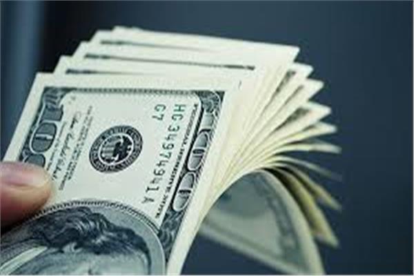 تراجع سعر الدولار الأمريكي في منتصف تعاملات اليوم الثلاثاء
