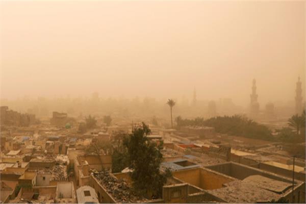 تصل لـ42 درجة.. موجة حارة جديدة خلال الأيام المقبلة ورمال وأتربة على هذه المناطق