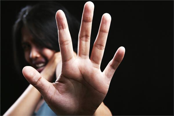 النيابة تأمر بإحالة سائق بشركة «أوبر» إلى محكمة الجنايات المختصة