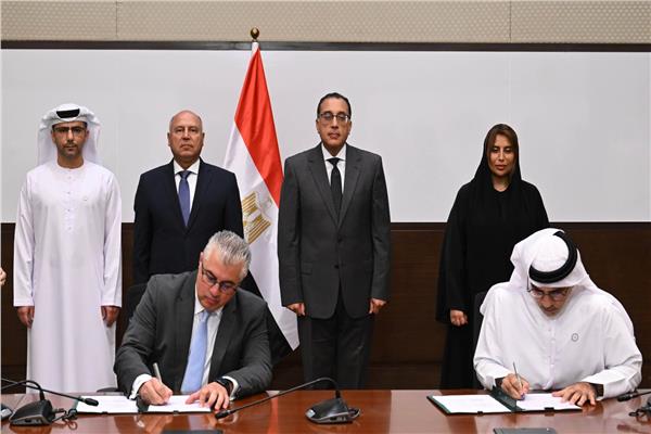 «الفريق كامل الوزير وزير النقل…. العوائد المباشرة من رسوم وخدمات السفن في حدود ٥٠٠ مليون دولار