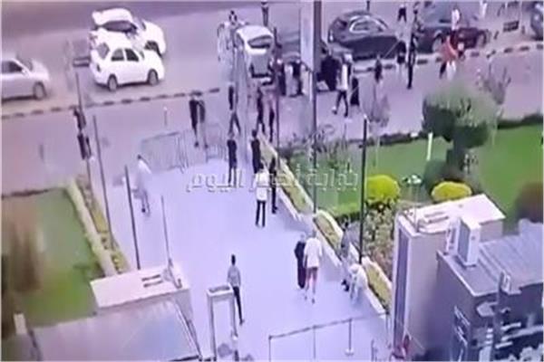 التحقيق فى واقعة اقتحام إمام عاشور لمول بالشيخ زايد بسبب معاكسة زوجته