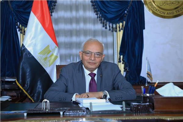 الثانوية العامة | الوزير يمنح عدد من أسئلة الفيزياء الدرجة كاملة