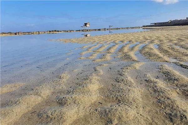 بعد التحذيرات.. أول إجراء من التنمية المحلية بعد ظاهرة السحب في الشواطئ