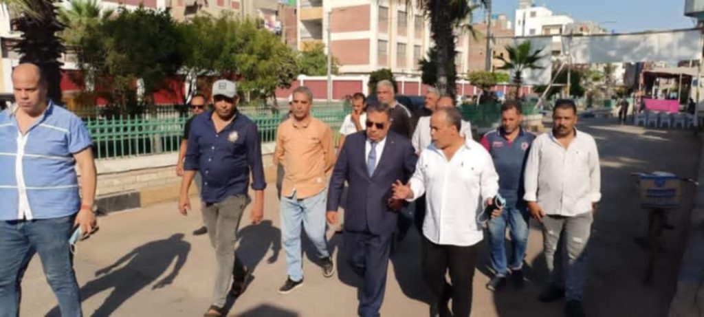 ” وما زالت جولاته المفاجئة مستمرة ” محافظ الدقهلية في جولة مفاجئة بمركز ومدينة المطرية