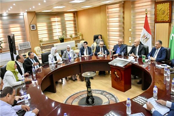 وزير التعليم ومحافظ الشرقية يلتقيان عدد من أعضاء مجلس النواب بالمحافظة