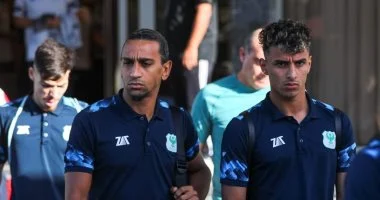 المصري يصل ملعب شهداء بنينا استعداداً لمواجهة الهلال بالكونفدرالية..