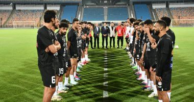 ممر شرفي في منتخب مصر لأبطال الأولمبياد وصور تذكارية مع صلاح