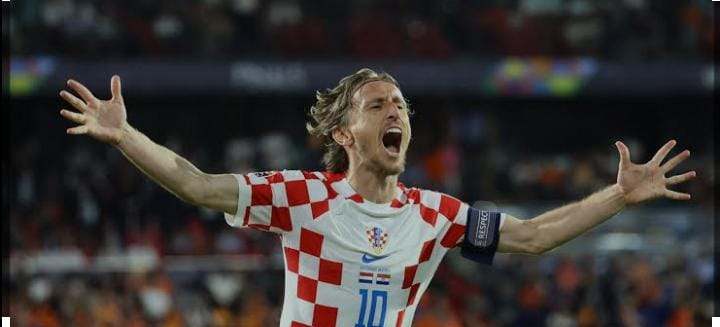اللاعب مودريتش يضمن النقاط لكرواتيا بهدف ساحر