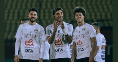 ثلاثى أضواء الوسط”.. صفحة المنتخب تتغنى بمرموش وتريزيجيه وعاشور