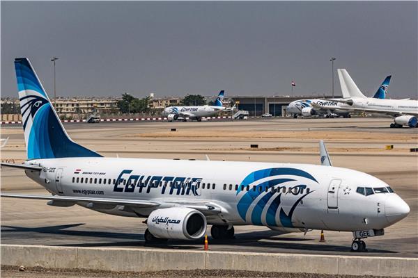 الحكومة تنفي نيتها بيع شركة مصر للطيران