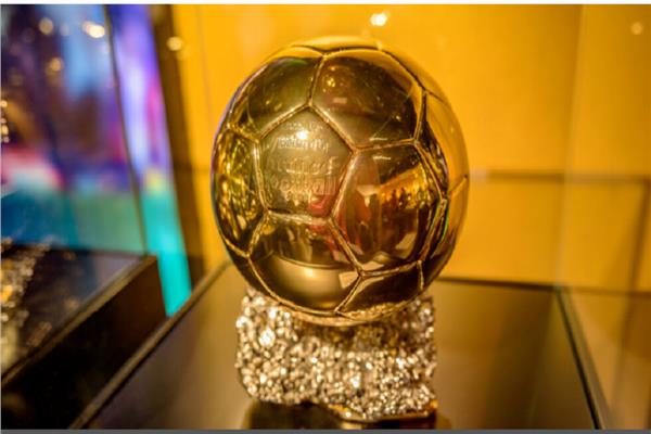 قيمتها 3000 يورو ويدخلها النحاس| تفاصيل صناعة الكرة الذهبية في البالون دور