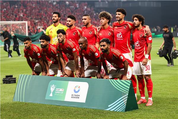 الأهلي يرتدي الزي التقليدي أمام العين الإماراتي