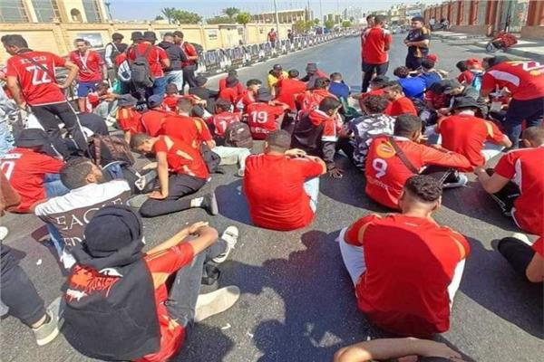توافد جماهير الأهلي على استاد القاهرة قبل مواجهة العين بكأس الإنتركونتيننتال