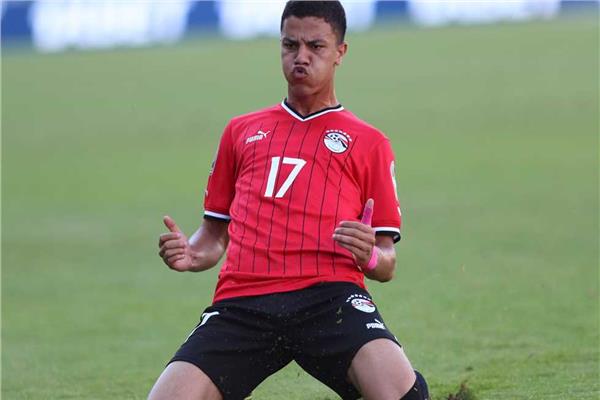 تبديل اضطراري لمنتخب مصر بخروج محمد شحاتة ونزول نبيل دونجا