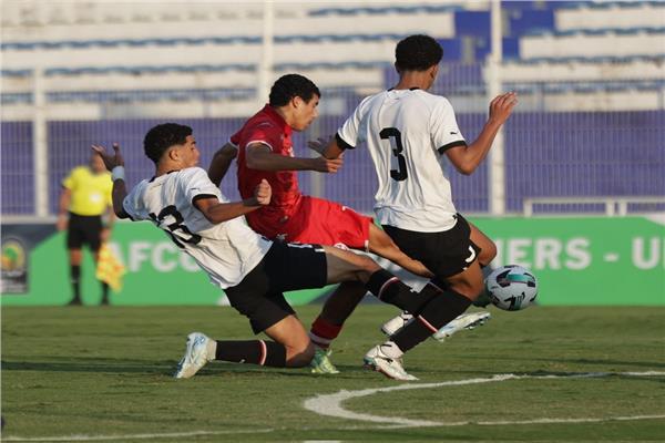 خناقة شوارع| اشتباك بين لاعبي منتخب مصر وتونس