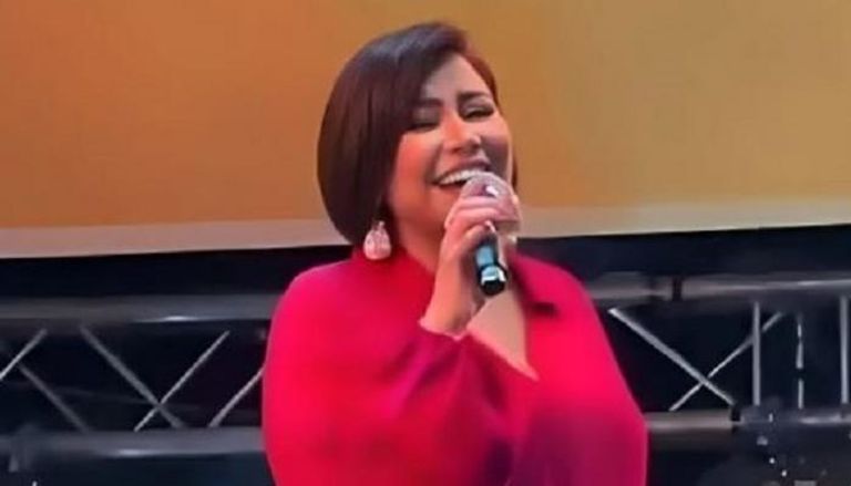 رسالة صوتية من شيرين عبدالوهاب لجمهورها: «عشانكم هفضل واقفة على رجلي»