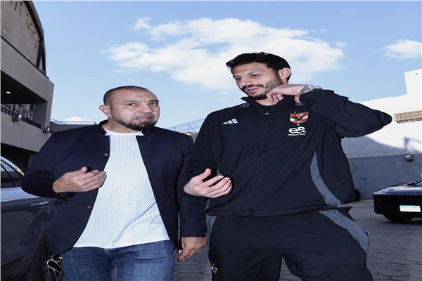 بعثة الأهلي تصل مطار القاهرة استعدادا للسفر إلي جنوب إفريقيا
