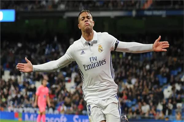 مفاجأة بشأن عرض مهاجم ريال مدريد السابق على الأهلي